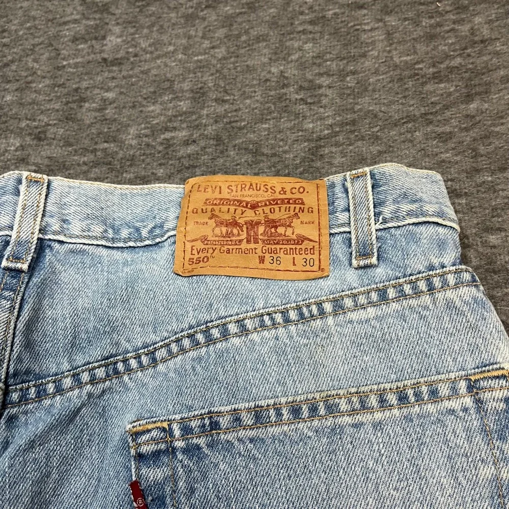 Levis 550 Relaxed Fit Tapered Leg Jeans Light Wash Denim W36 L30 Vintage 90s